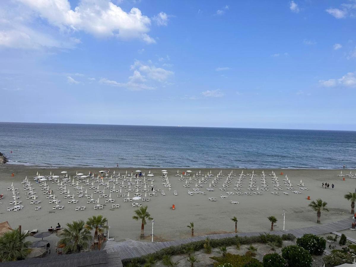 Lazuli Sea View Beachfront Ap 254 Lejlighed Larnaca Eksteriør billede