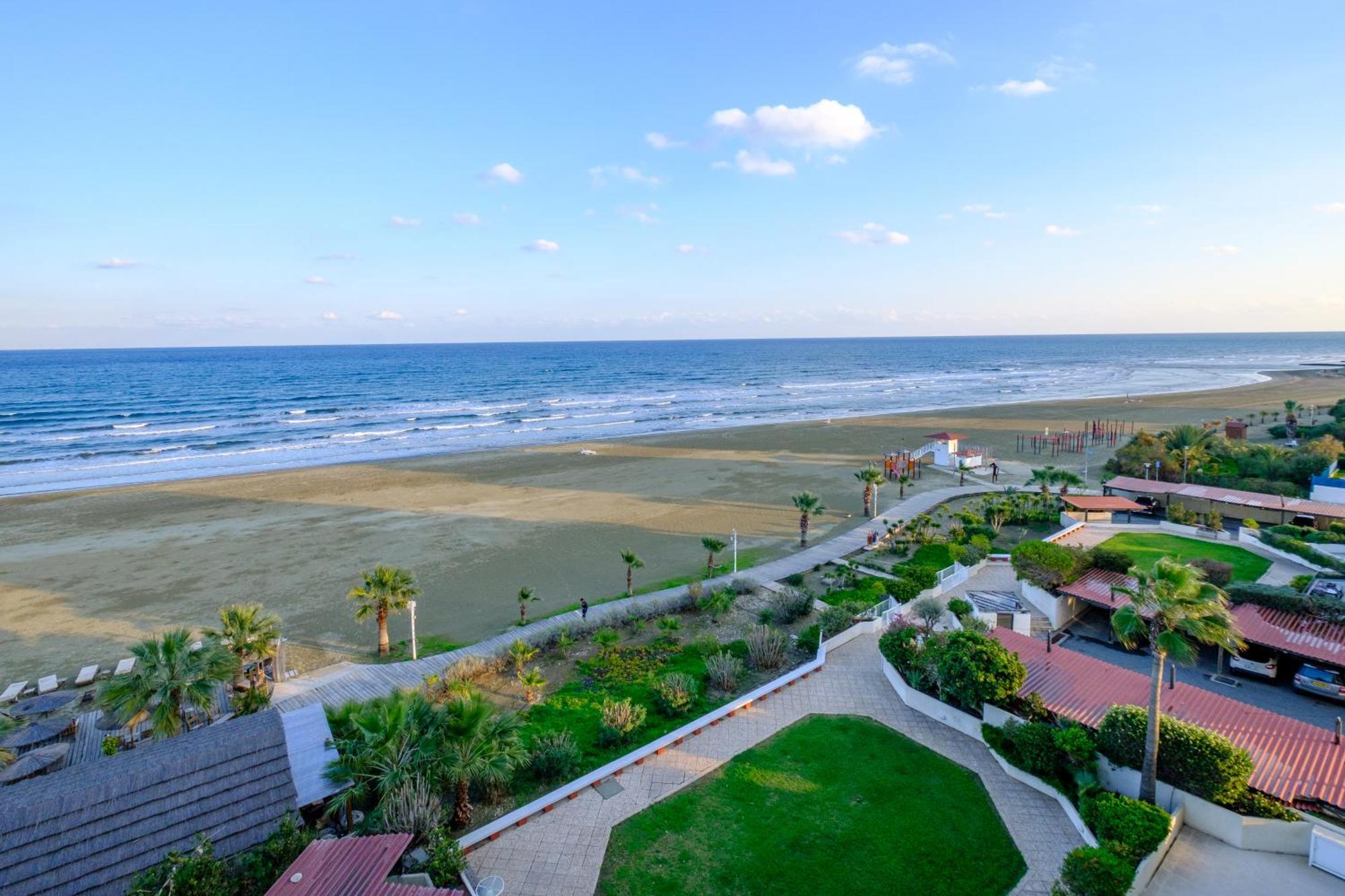 Lazuli Sea View Beachfront Ap 254 Lejlighed Larnaca Eksteriør billede