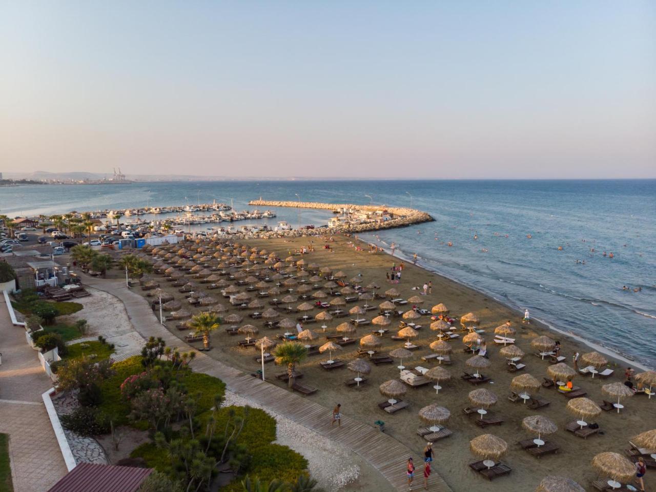 Lazuli Sea View Beachfront Ap 254 Lejlighed Larnaca Eksteriør billede